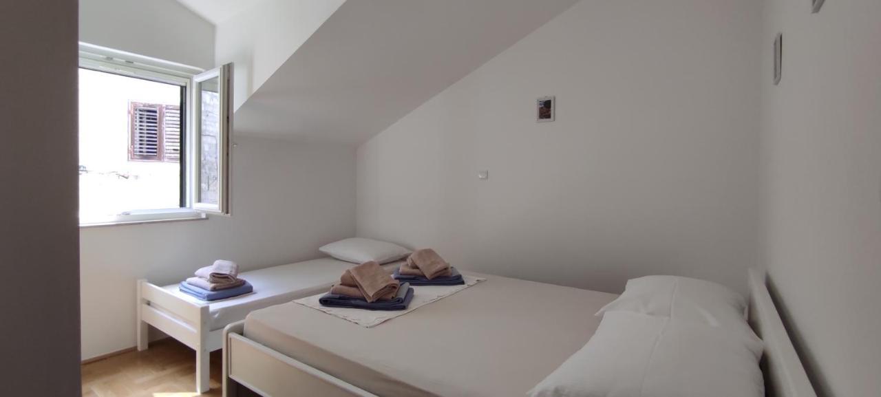 Luxury City Centre Apartment With Stunning View Omiš Buitenkant foto