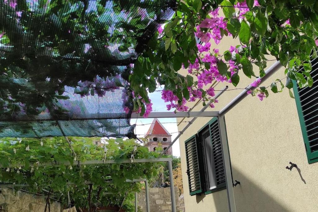 Luxury City Centre Apartment With Stunning View Omiš Buitenkant foto