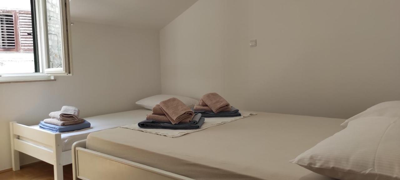 Luxury City Centre Apartment With Stunning View Omiš Buitenkant foto