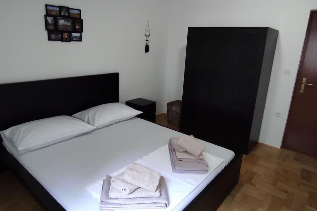 Luxury City Centre Apartment With Stunning View Omiš Buitenkant foto