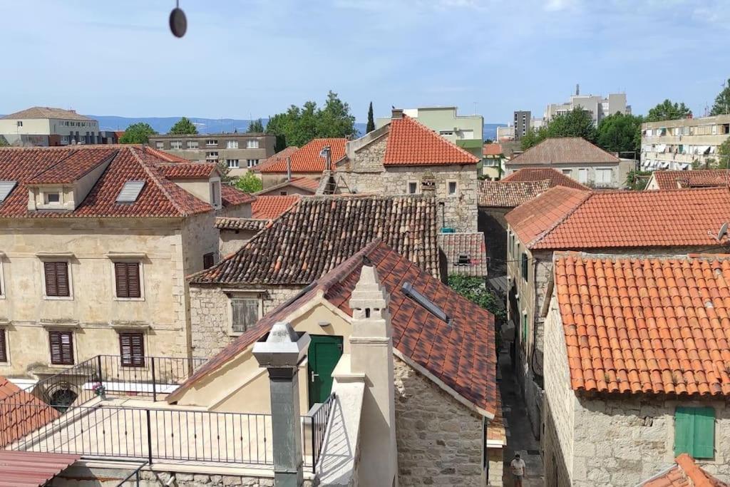 Luxury City Centre Apartment With Stunning View Omiš Buitenkant foto