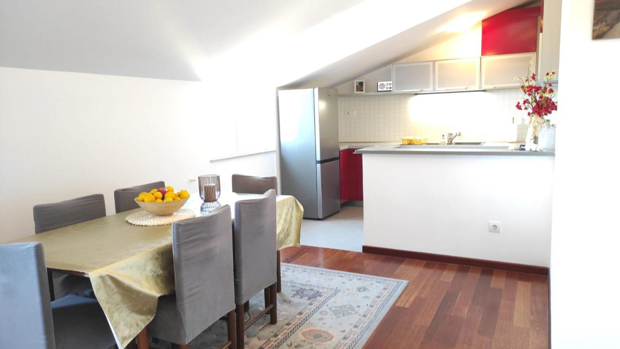 Luxury City Centre Apartment With Stunning View Omiš Buitenkant foto
