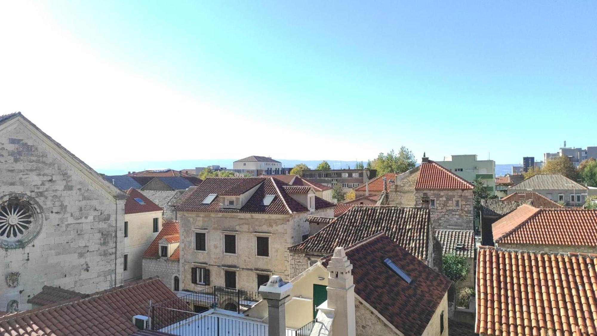 Luxury City Centre Apartment With Stunning View Omiš Buitenkant foto