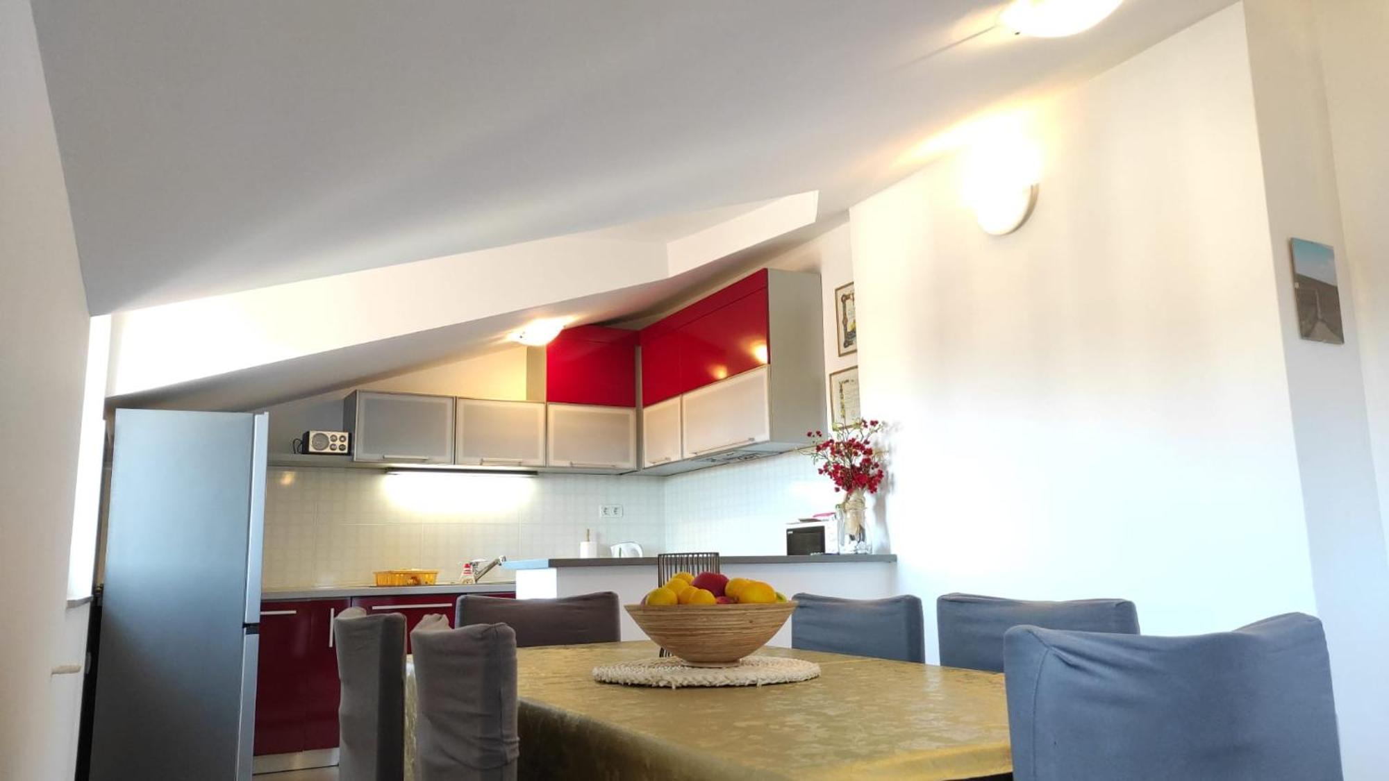 Luxury City Centre Apartment With Stunning View Omiš Buitenkant foto