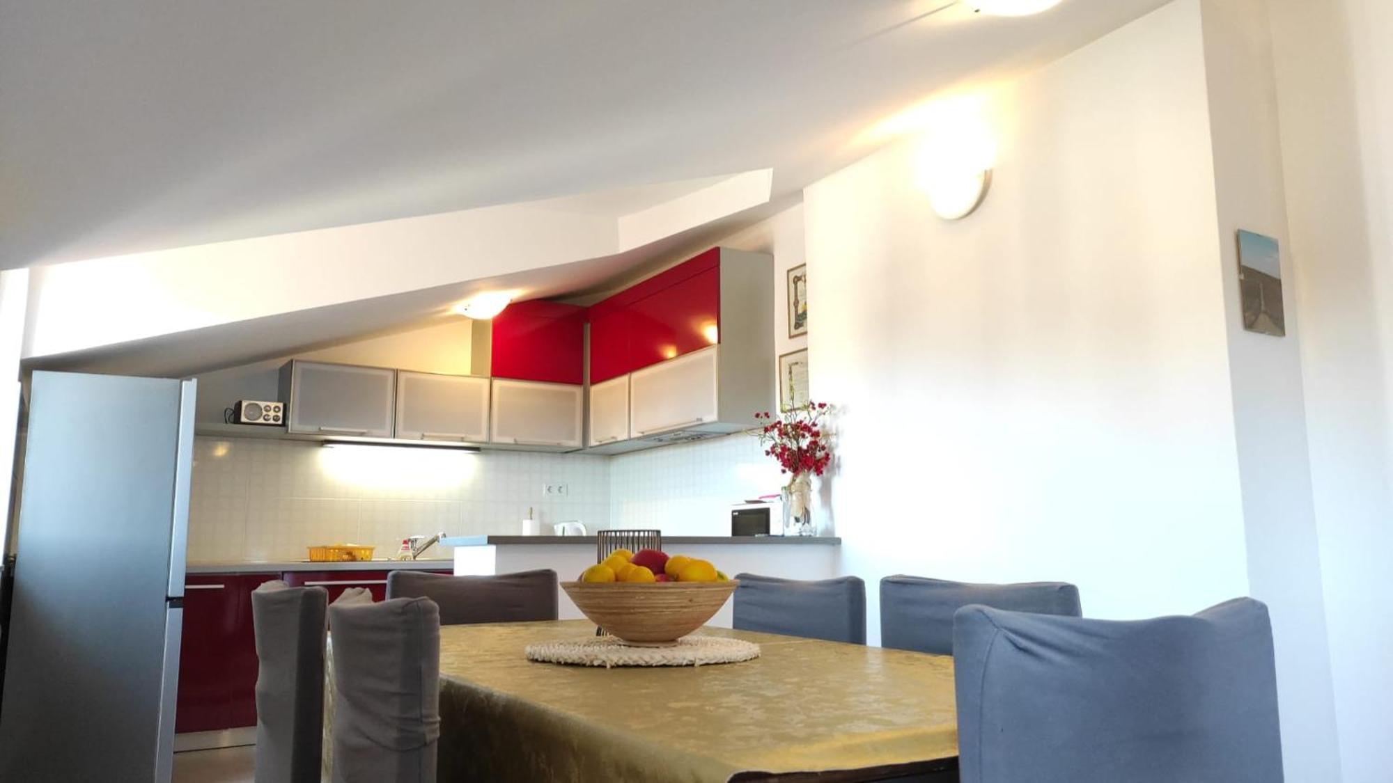 Luxury City Centre Apartment With Stunning View Omiš Buitenkant foto