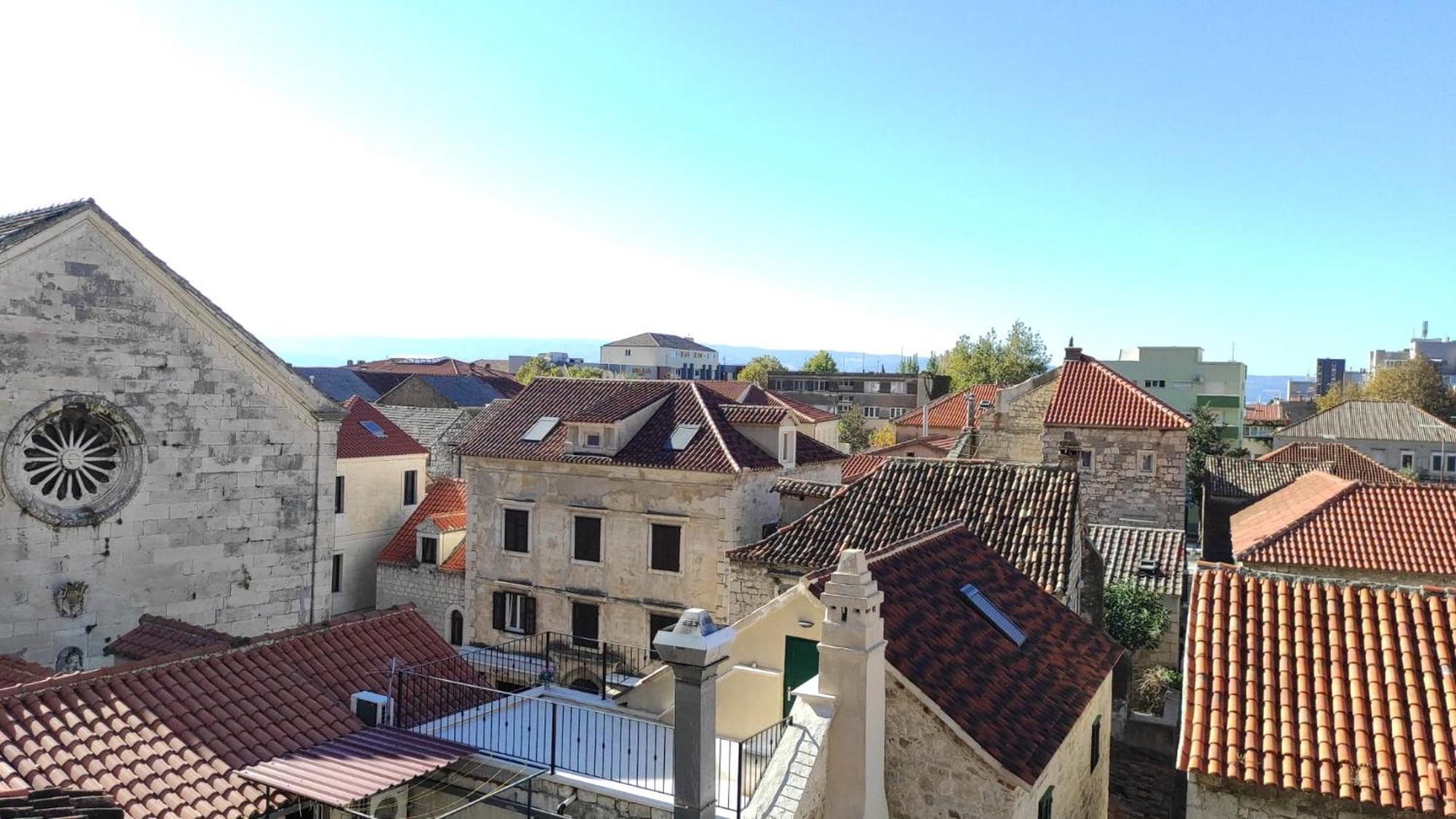 Luxury City Centre Apartment With Stunning View Omiš Buitenkant foto